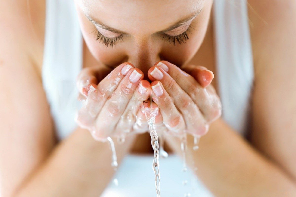 External Acne Care - Pros And Cons Of Washing Your Face